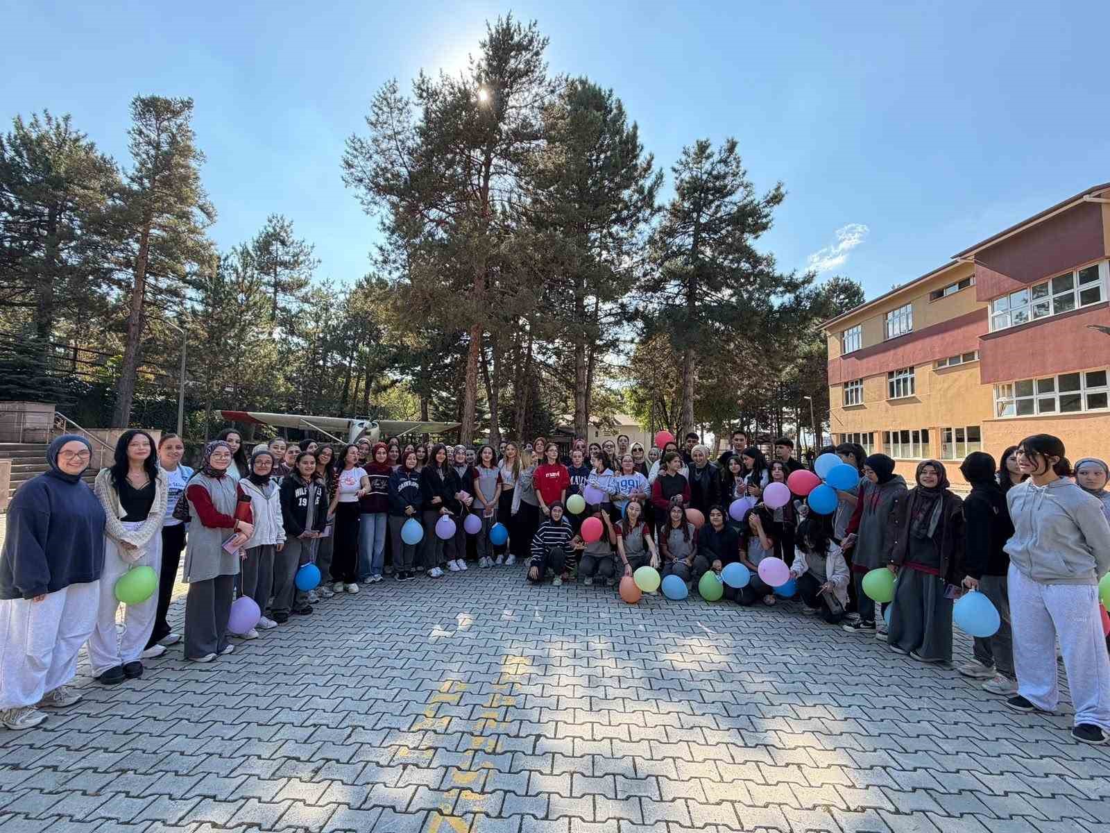 Hitit Üniversitesinden "11 Ekim Dünya Kız Çocukları Günü" etkinliği
