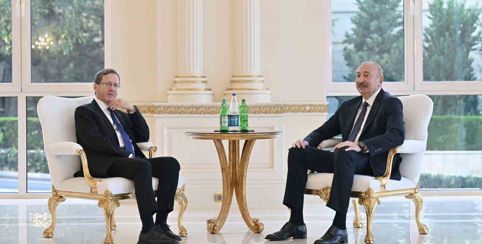 Azerbaycan Cumhurbaşkanı Aliyev, İsrail Cumhurbaşkanı Herzog ile bir araya geldi
