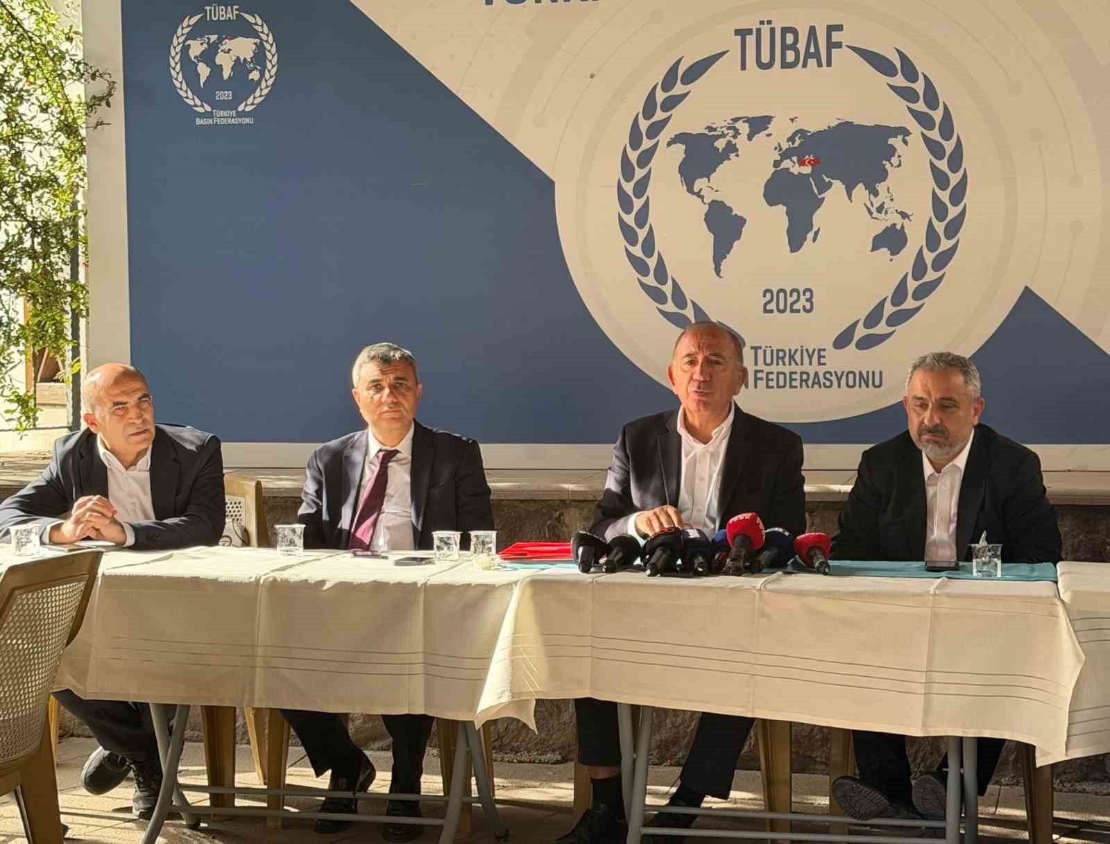 Gürsel Tekin: "Cumhuriyet Halk Partisi elbette zor bir dönem geçiriyor"
