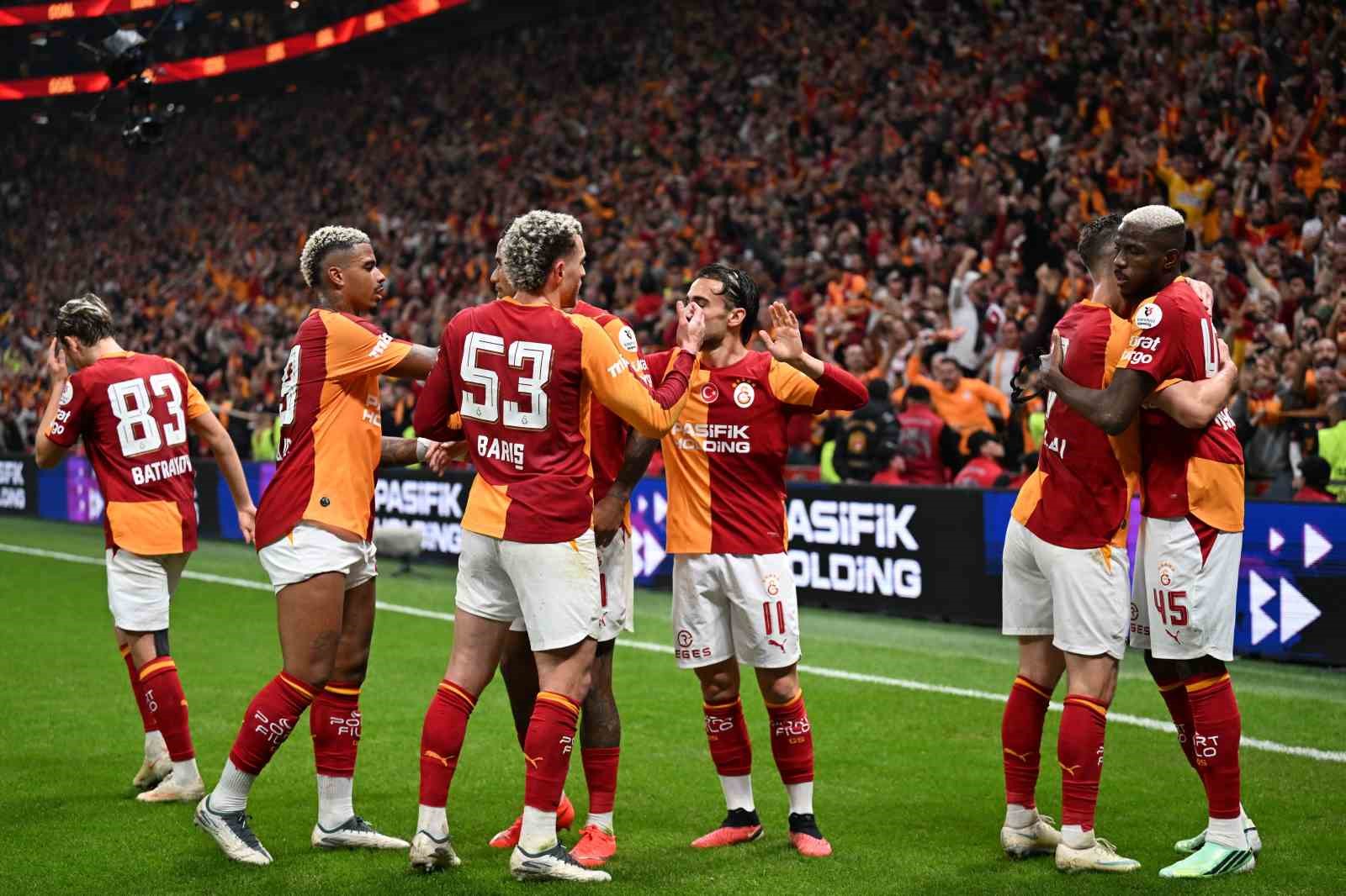 Galatasaray ligdeki evindeki yenilmezliğini sürdürdü
