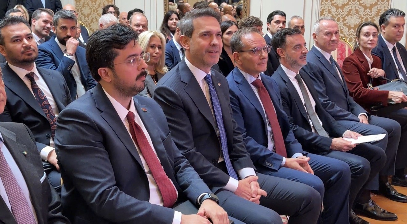 Bakan Bayraktar: "Türkiye 2053 yılında karbon nötr bir ekonomi olacak"
